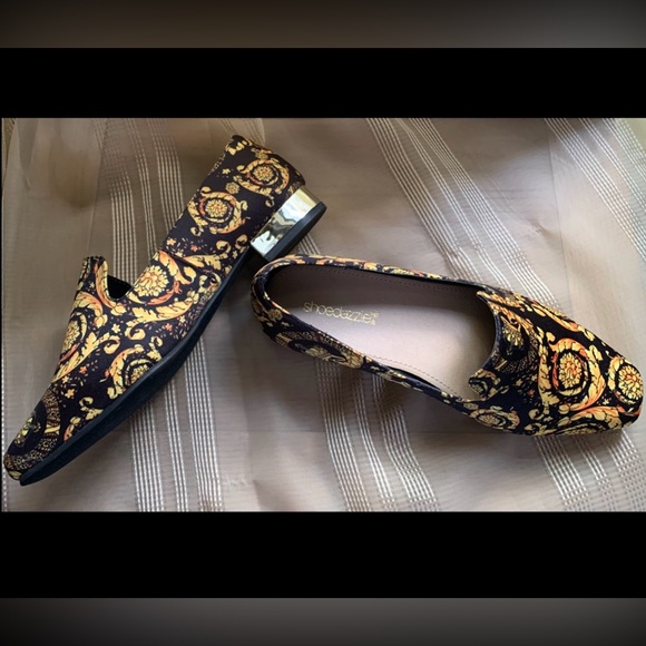 Shoe Dazzle Shoes - Shoe Dazzle Elegant Black and Gold Loafers